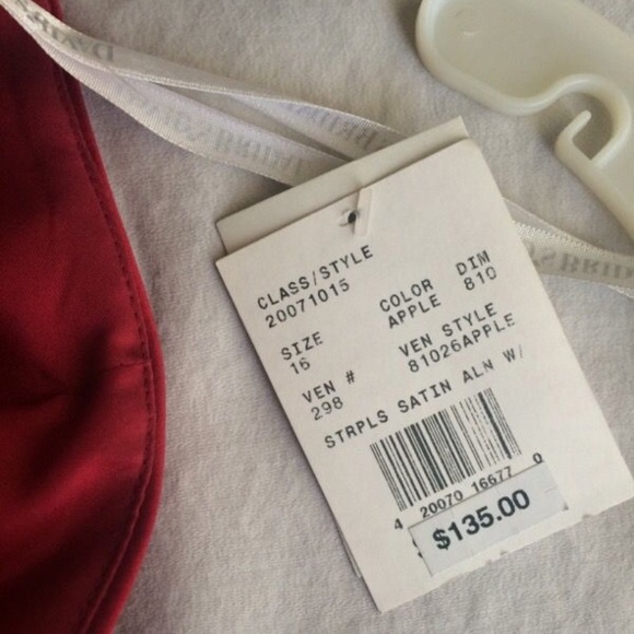 Gown - Picture 3 of 5